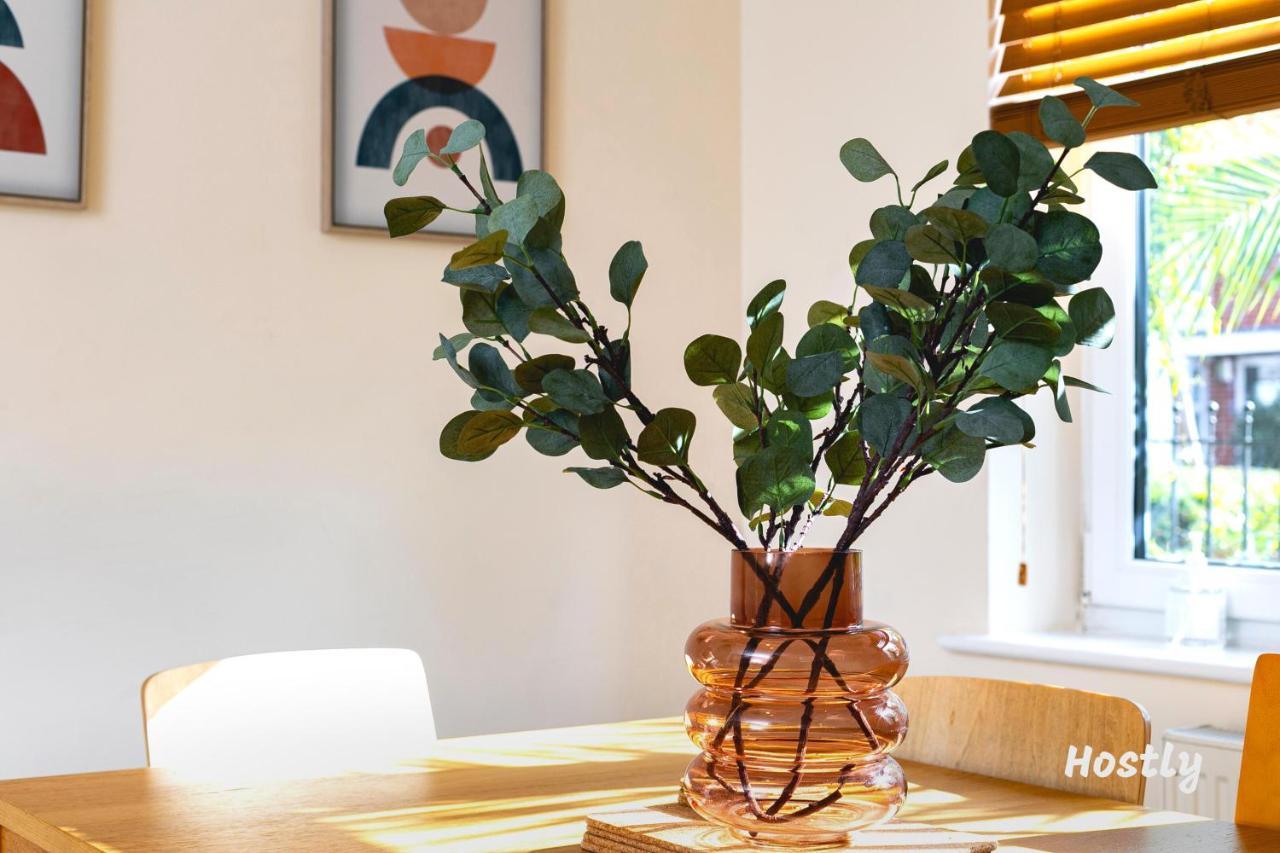 Puffin Way - Comfortable, Spacious House With Parking เรดดิ้ง ภายนอก รูปภาพ